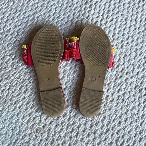 Slides - Picture 5 of 5